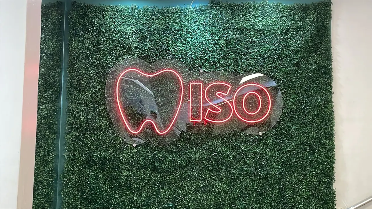 Letreiro em neon LED ISO