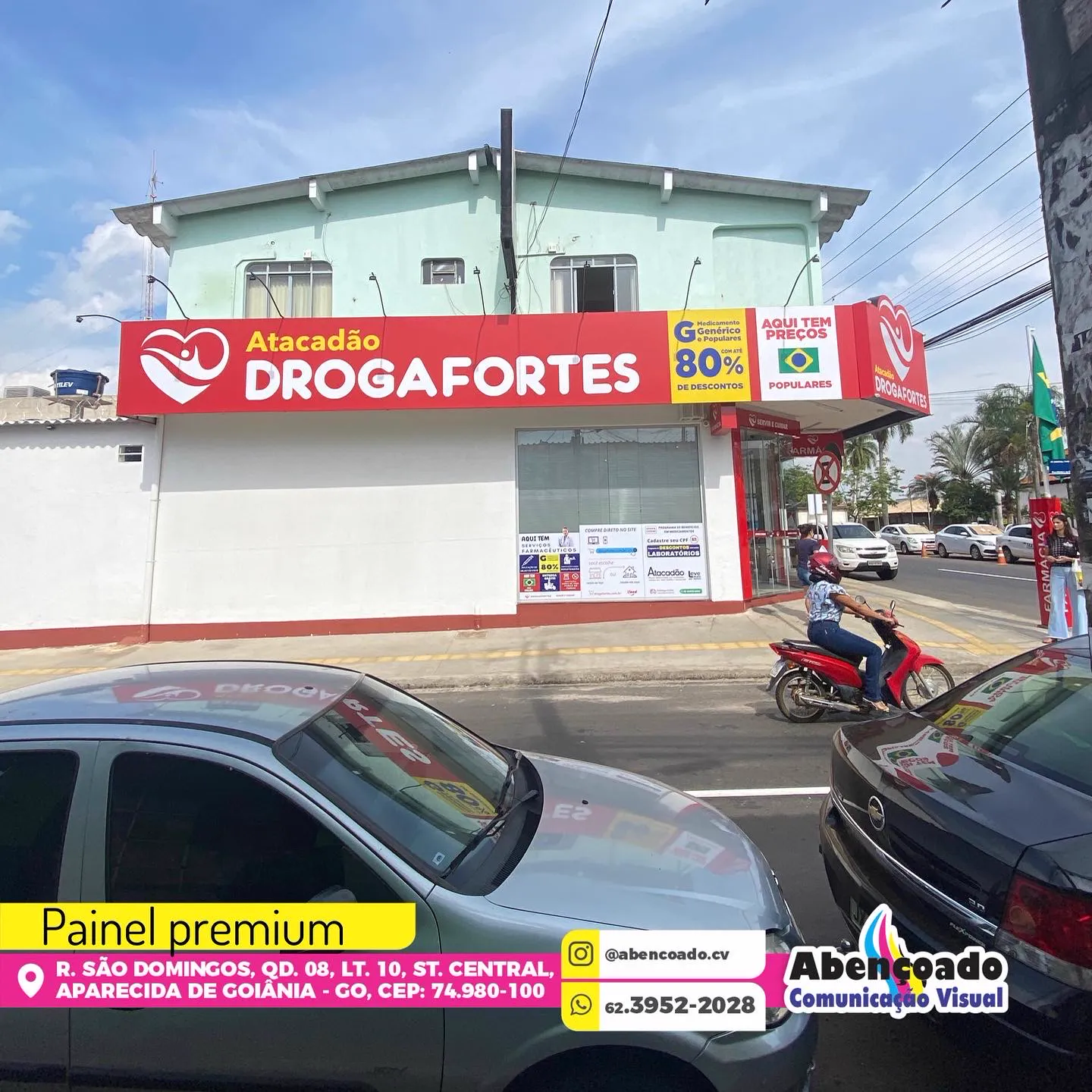 Painéis, placas e sinalização